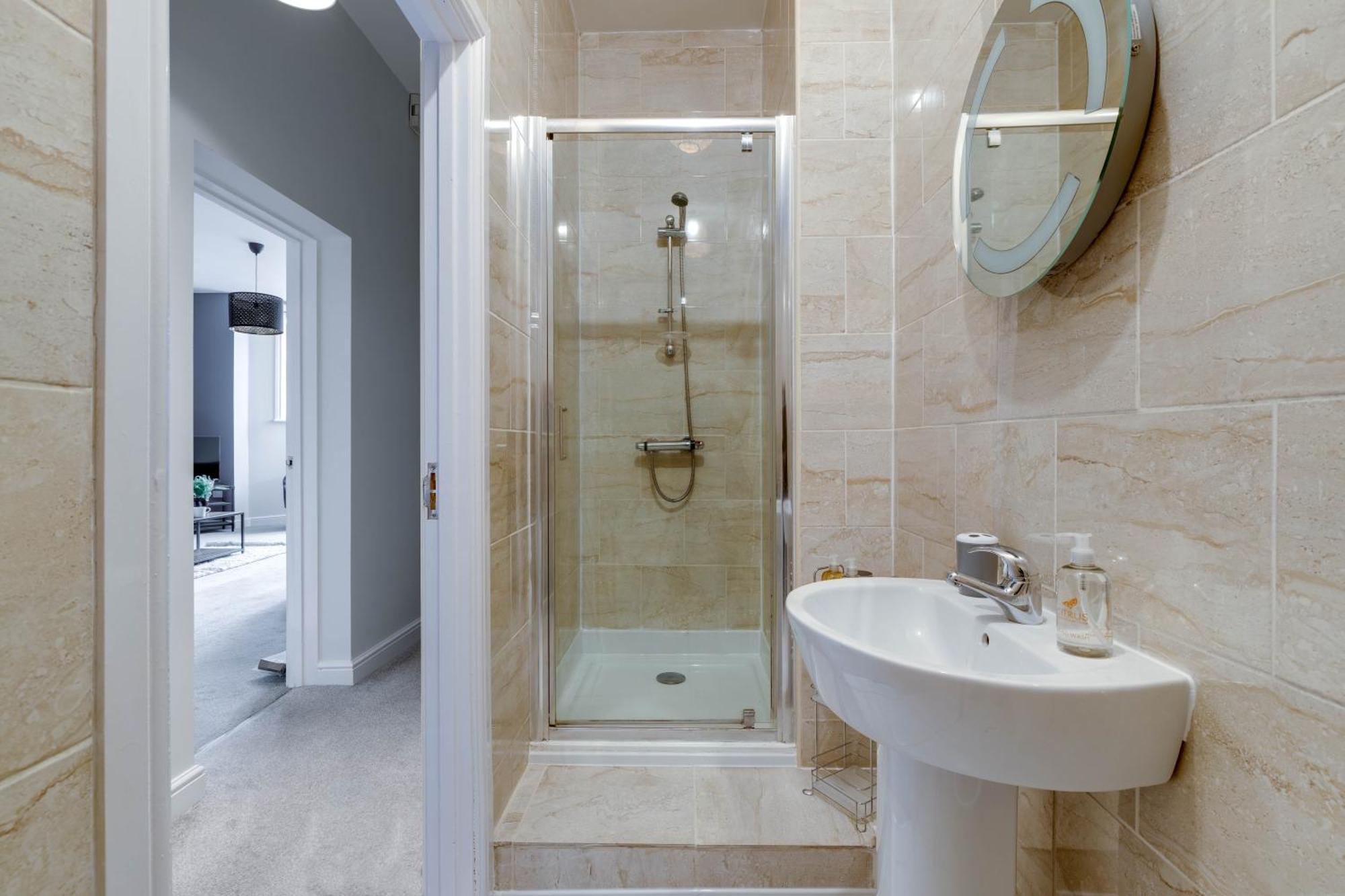 Esplanade Garden Apartment 스카버러 외부 사진